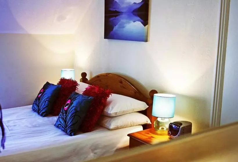 Hostelli Claremont House