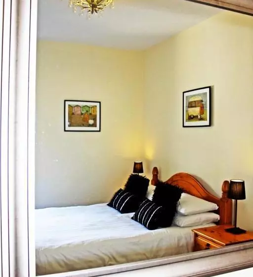 Hostelli Claremont House