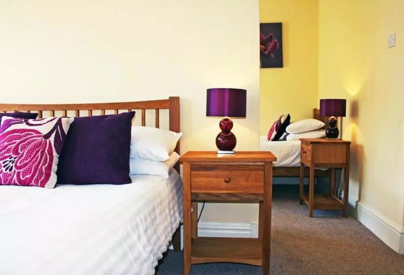 Hostelli Claremont House