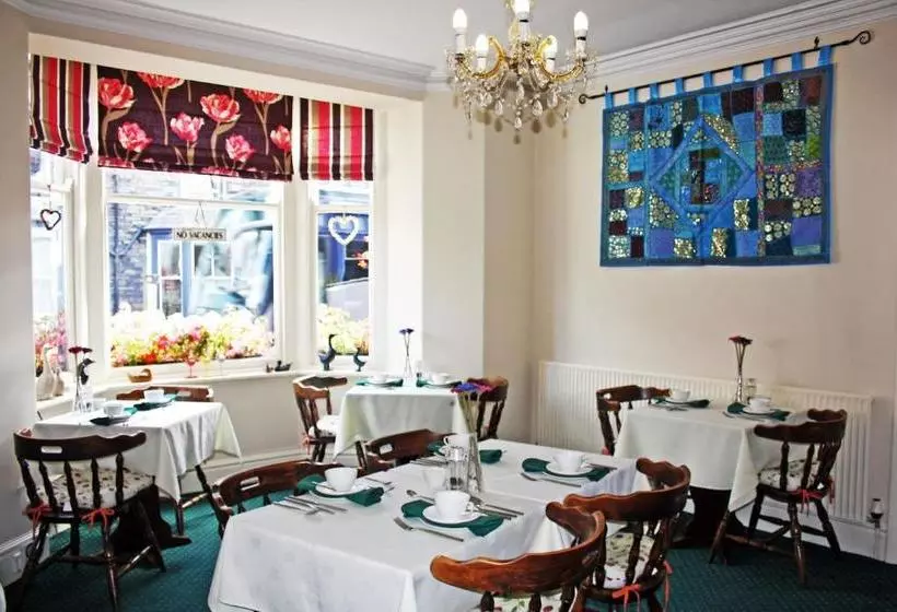 Hostelli Claremont House