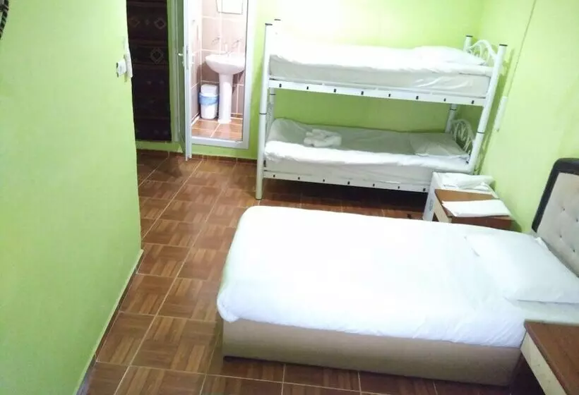 Anz Guest House Pansiyon