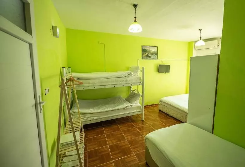 Anz Guest House Pansiyon