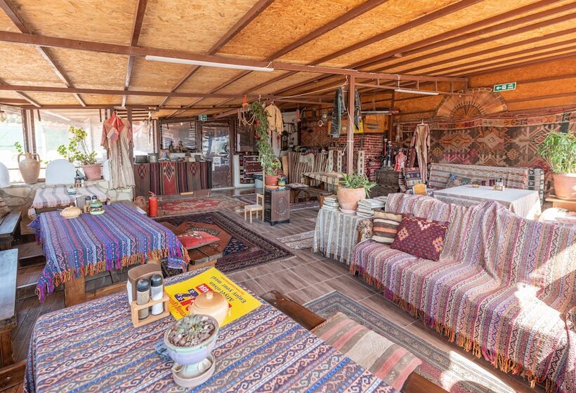 Anz Guest House Pansiyon