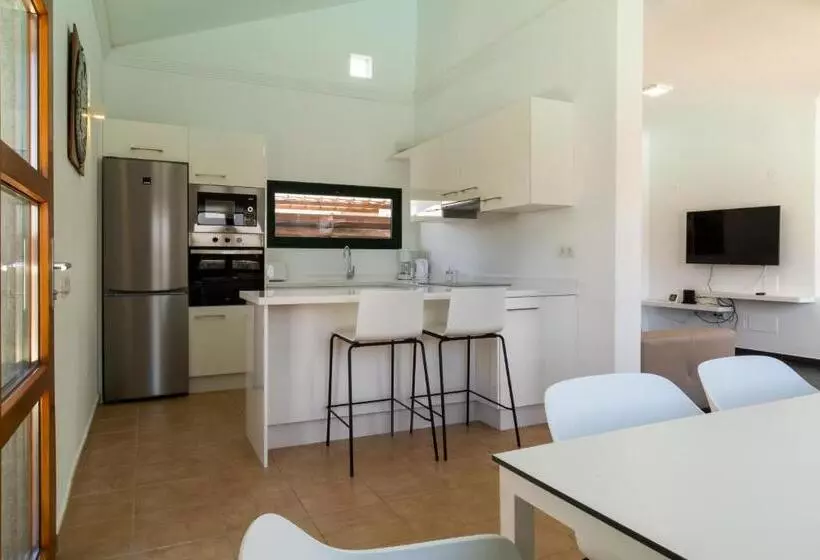 Playa Blanca Beach Mate