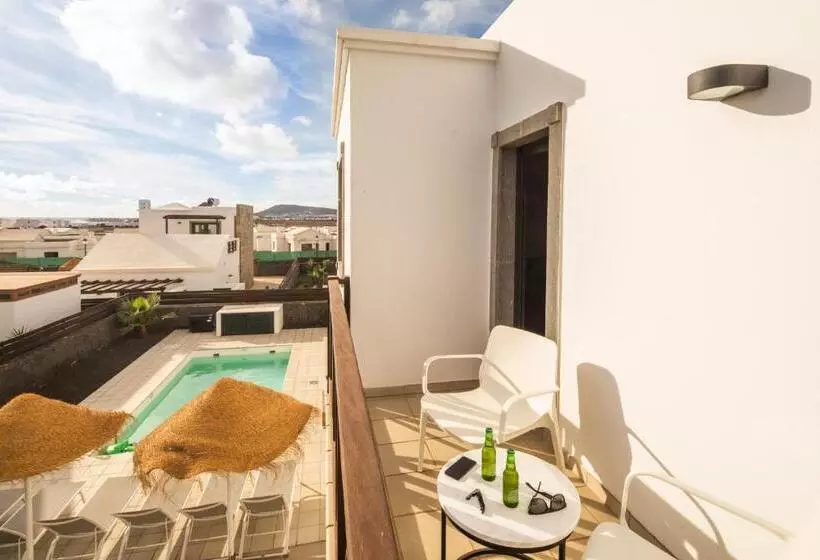 Playa Blanca Beach Mate