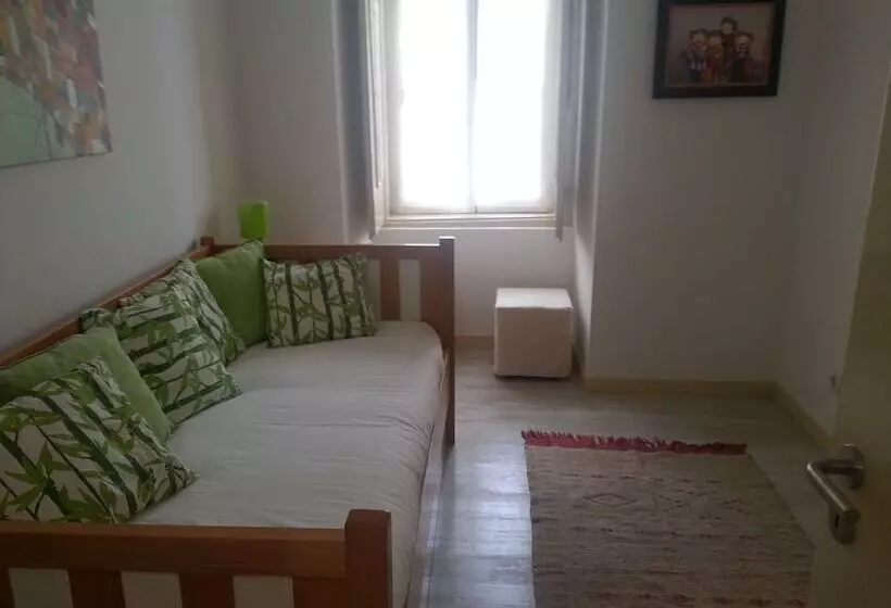 Dobairro Suites At Principe Real