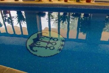 فندق Tres Anclas