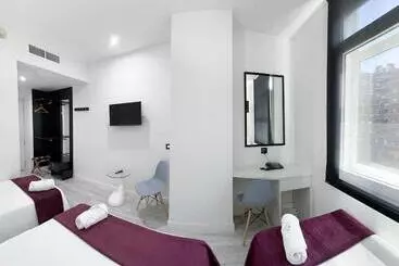 Hotel Es Urbanos N Avenida De España