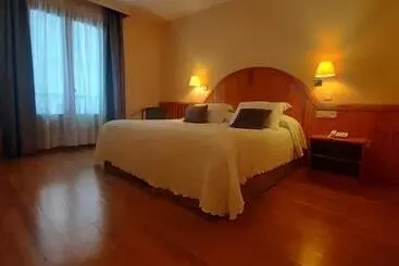 فندق Estanys Blaus