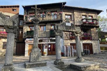 هتل Hostal La Balsá