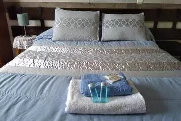 فندق Hostal Louro