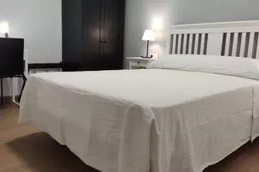 בית מלון כפרי Hostal Restaurante Paris