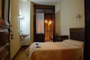 בית מלון כפרי Hostal Paris