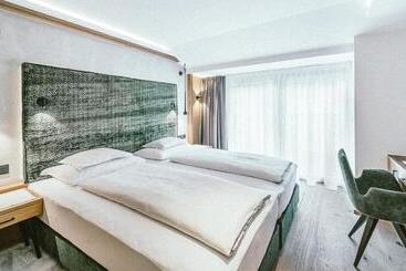 Gourmet & Wine Hotel Austria 4 Sterne Superior