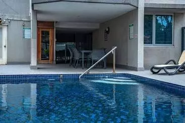 Abbey On Roma Hotel & Apartments