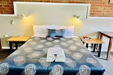 Отель Early Australian Motor Inn