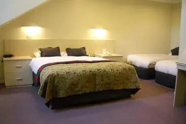 Отель Man From Snowy River