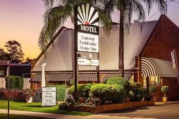Мотель Country Pathfinder Motor Inn