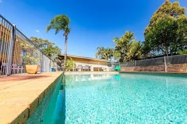 Отель Abcot Inn