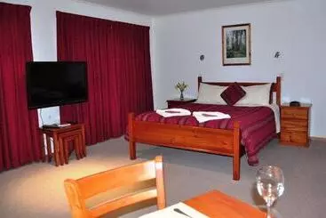 Отель Marsden Court Apartments Now Incorporating Marsden Court And Sharonlee Strahan Villas