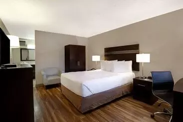 Отель Days Inn By Wyndham Vernon