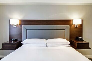 Doubletree By Hilton Hotel Toronto Downtown