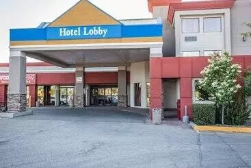 ホテル Quality Inn & Conference Centre