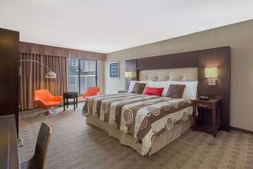Ramada By Wyndham Kelowna Hotel & Conference Center
