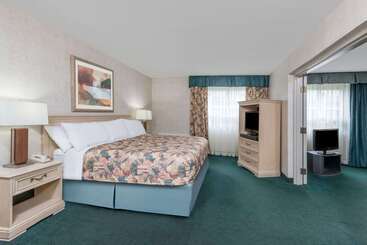 هتل Ramada By Wyndham London