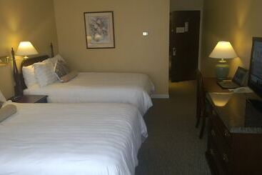 هتل The Pacific Inn