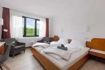 Отель Schomacker