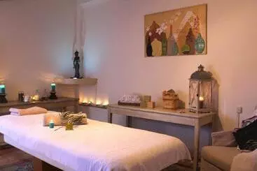 Garrigae Abbaye De Sainte Croix Hotel Et Table Provencale D Elegance