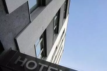 هتل Hôtel Anne De Bretagne