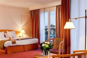 ホテル Hôtel Barrière L Hôtel Du Lac