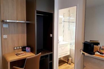 Brit Hotel De Grignan Vichy