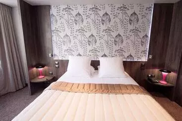 Отель Best Western Premier Le Patio Des Artistes Wellness Jacuzzi