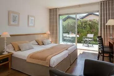 בית מלון כפרי Le Flamboyant