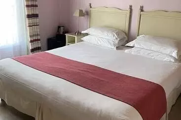 هتل Le Medieval Palais Des Papes