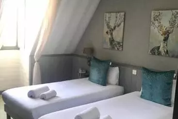 Otel Hôtel Bien être Aux Cyprès De Marquay