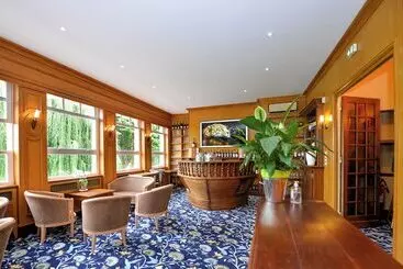 Отель Hostellerie Saint Pierre