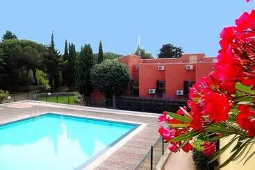 בית מלון כפרי Tennis International