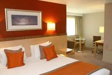 Cambridge Bar Hill Hotel, Bw Signature Collection