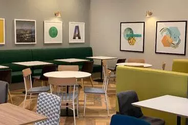 Отель Holiday Inn Aylesbury, An Ihg