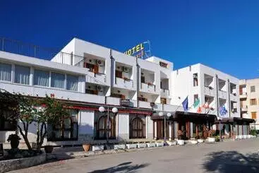 בית מלון כפרי Apeneste