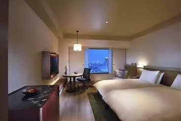 בית מלון כפרי Hilton Osaka