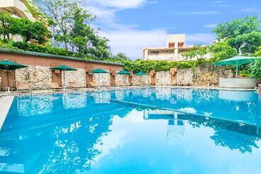 בית מלון כפרי Okinawa Harborview