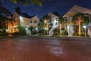 هتل Villa Beach Cottages