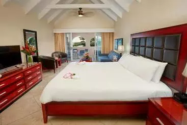 Divi Little Bay Beach Resort