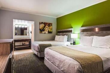 Best Western Innsuites Phoenix Hotel & Suites