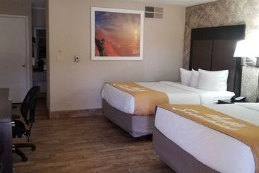 ホテル Days Inn & Suites By Wyndham Trinidad